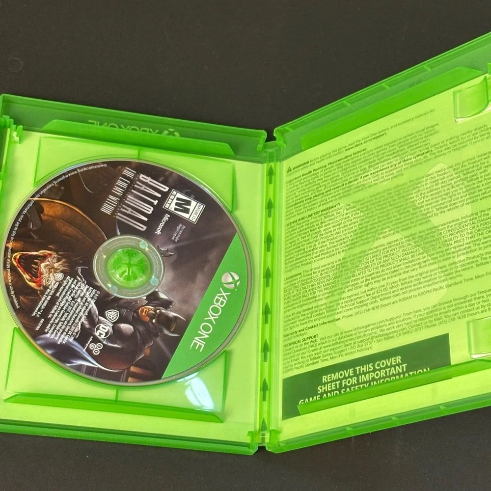 Batman The Enemy Within The Telltale Series Xbox One Season Pass Disc H0041